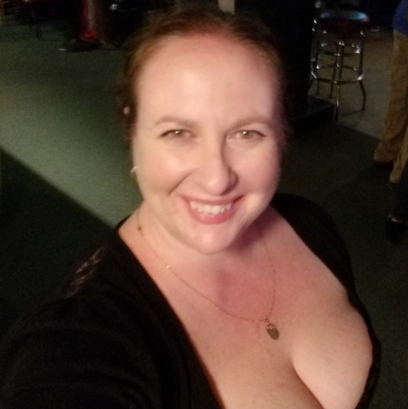 Meet your Posher, Shelli - Picture 2 of 8